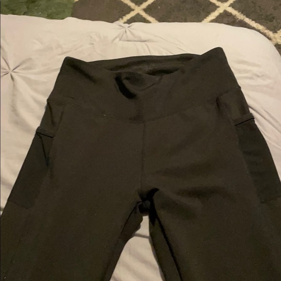 Black leggings with pockets, see through bottoms - Picture 2 of 4
